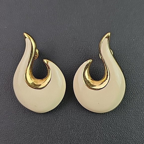 Napier Cream Enamel Earrings Pierced Gold Tone 1980s Retro Signed Hook Design - Picture 1 of 7